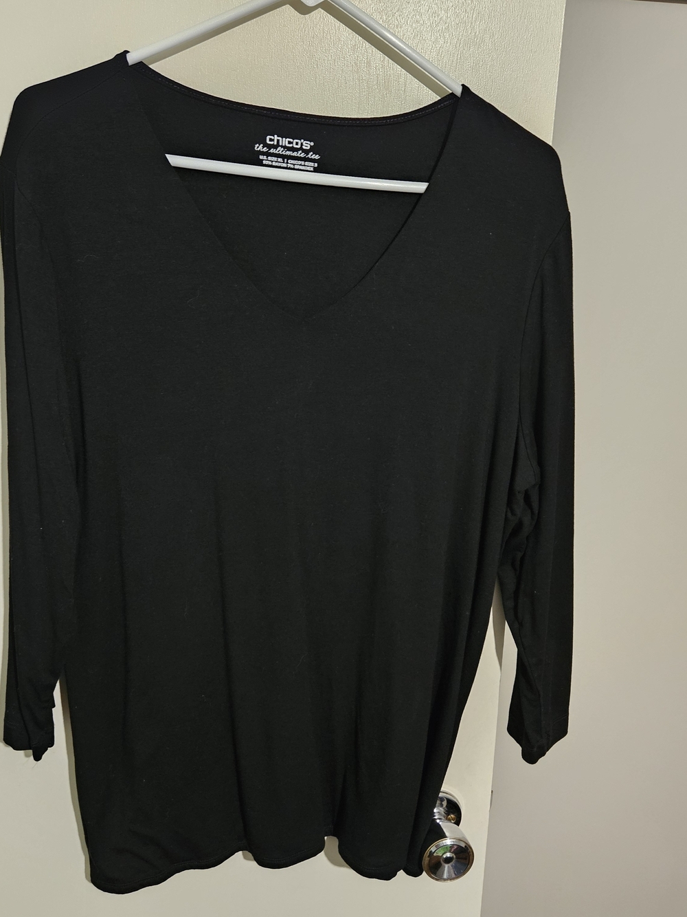 Chico's Black V-Neck Long Sleeve Tee